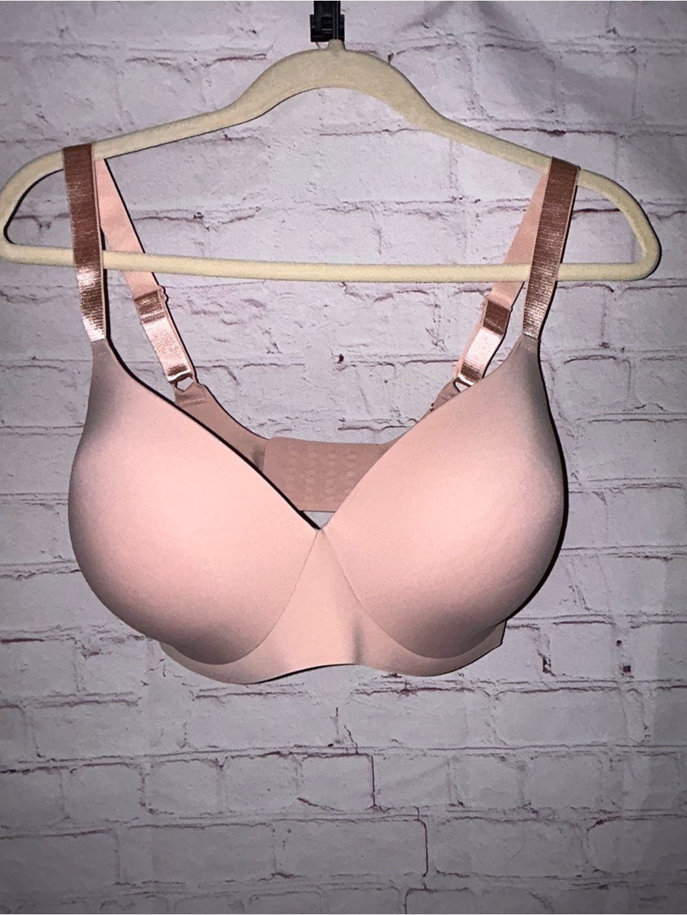 EBY Pain Free T-Shirt Bra size MDD NWT
